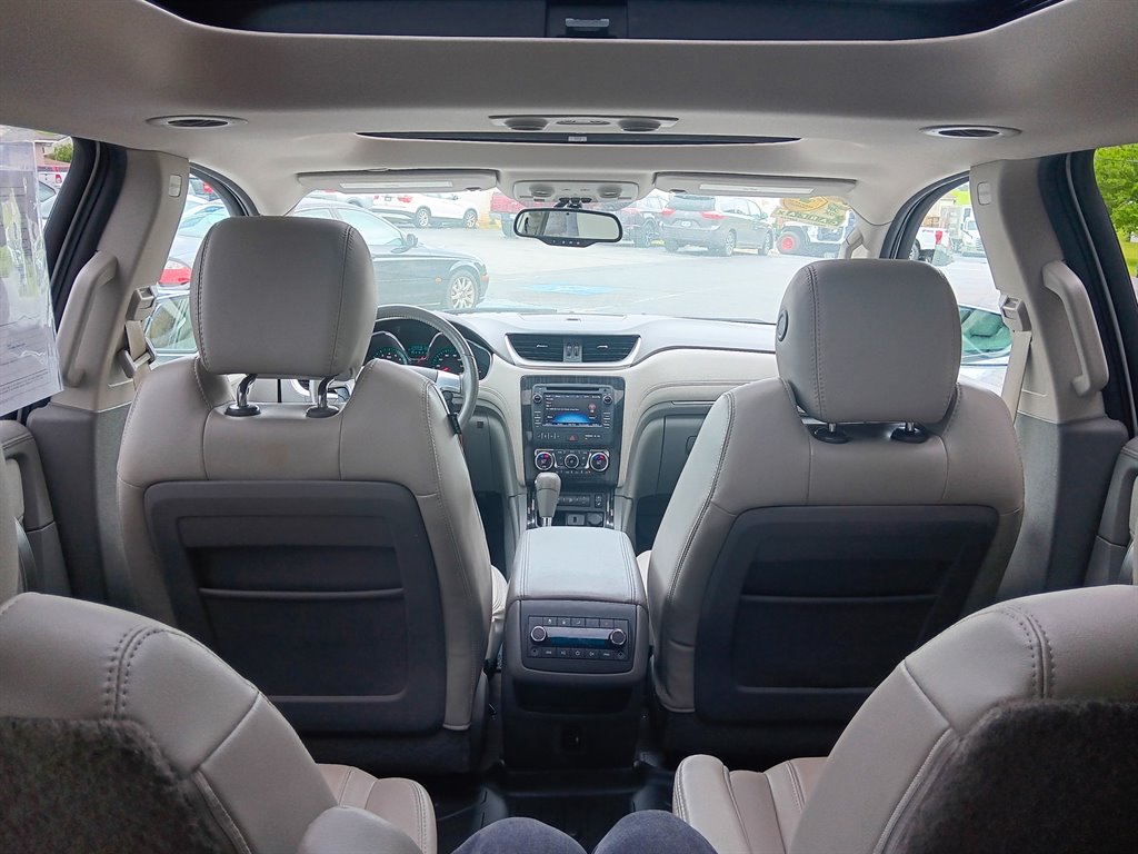 2016 Chevrolet Traverse LT photo